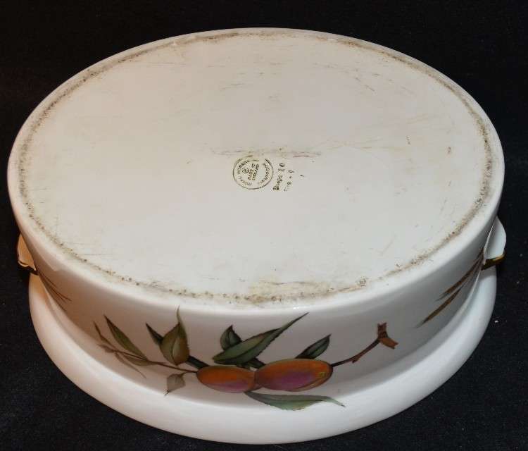 Large Royal Worcester Porcelain Covered Casserole Tureen Evesham